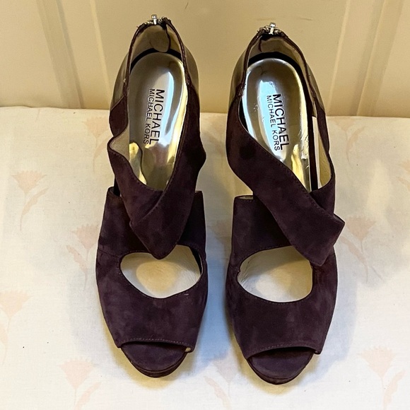 Michael Kors heeled peep toe sandals - Picture 2 of 11